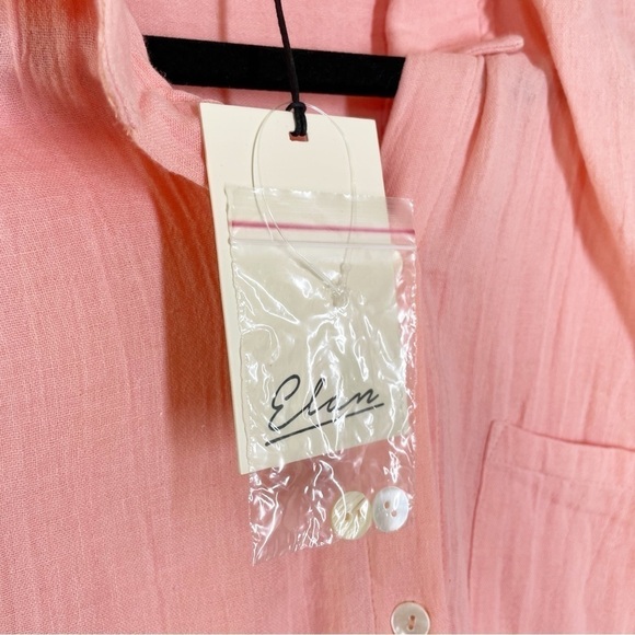 New Elan Lightweight Cotton Button Front Pocket Top in Blush Peach - Picture 6 of 8